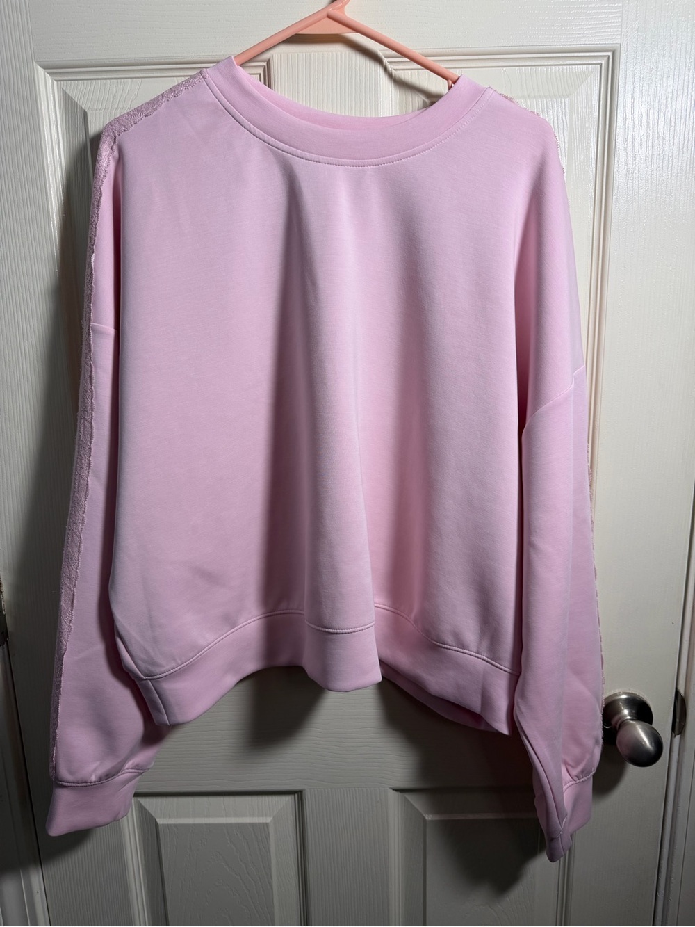 Women’s all in motion Light Pink Crewneck Sweatshirt with lace detail, size XL